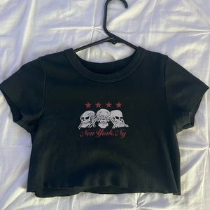 Brandy Melville ashlyn skull top